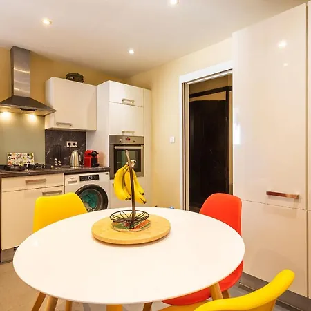 Iconic 2 Ap4375 By Riviera Homes Apartment *